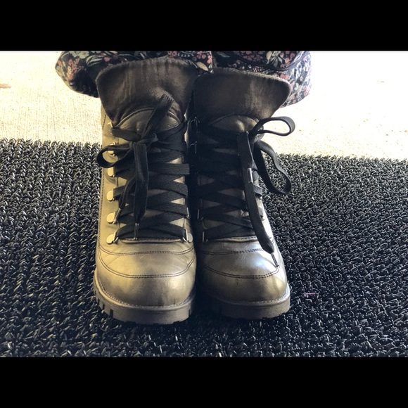 JELLYPOP WOMEN'S GRAY LACE UP HEELED FOLD DOWN JAYNE ANKLE BOOTIES SIZE 7.5 - Picture 7 of 10